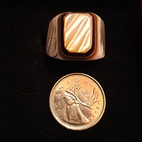 Rare Vintage Hand-Carved Mother of Pearl Seashell Inlay Signet Ring - Picture 6 of 12